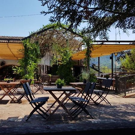 Hostal La Guineu Віладрау Екстер'єр фото